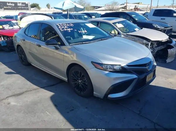 4T1T31AK2NU032633 2022 TOYOTA CAMRY - Image 1