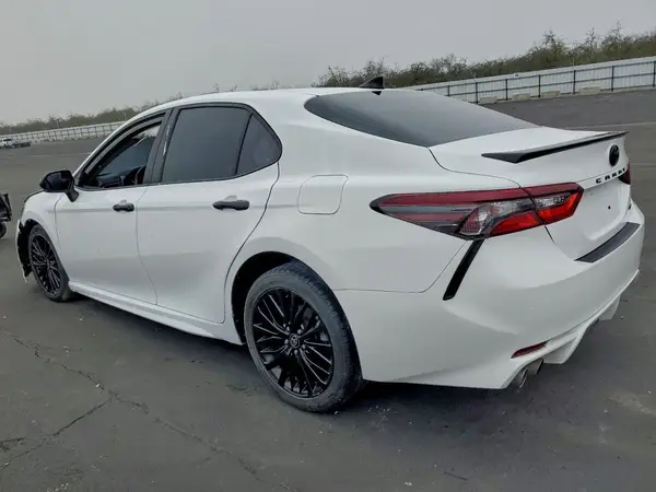4T1T31AK2NU033071 2022 TOYOTA CAMRY - Image 2