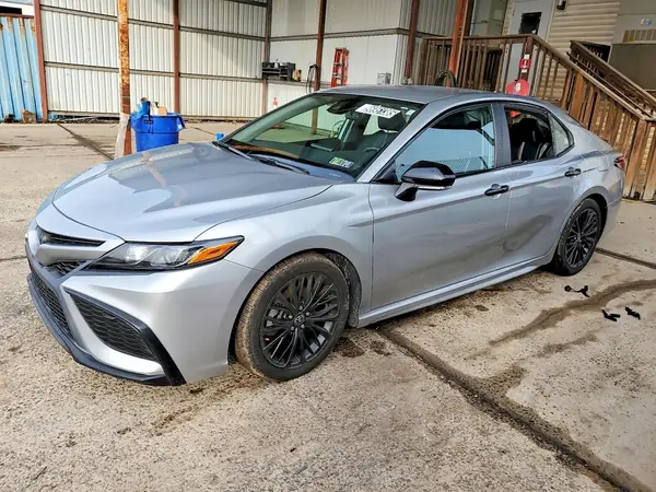 4T1T31AK4NU042547 2022 TOYOTA CAMRY - Image 1