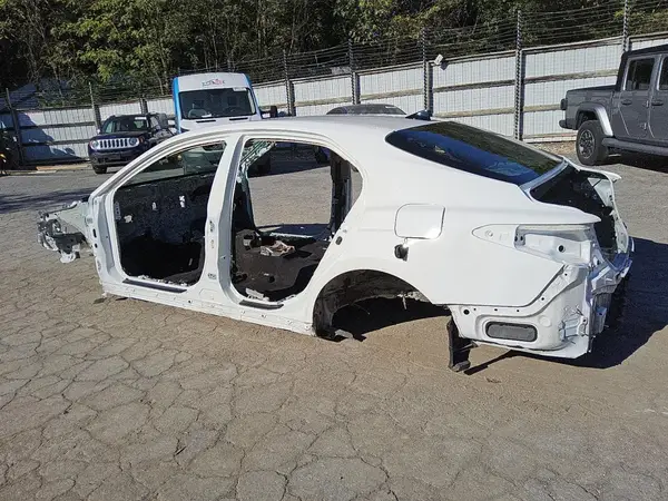 4T1T31AK5NU034828 2022 TOYOTA CAMRY - Image 2