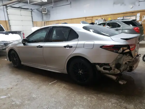4T1T31AK6NU041562 2022 TOYOTA CAMRY - Image 2