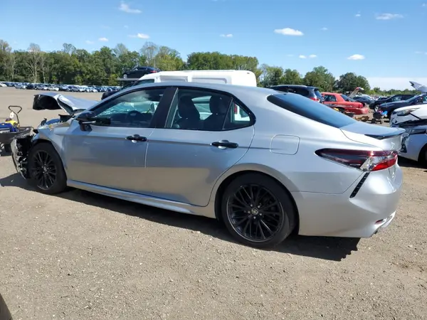 4T1T31AK6NU043067 2022 TOYOTA CAMRY - Image 2