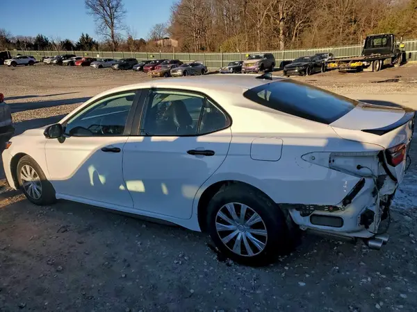 4T1T31AK7NU039674 2022 TOYOTA CAMRY - Image 2