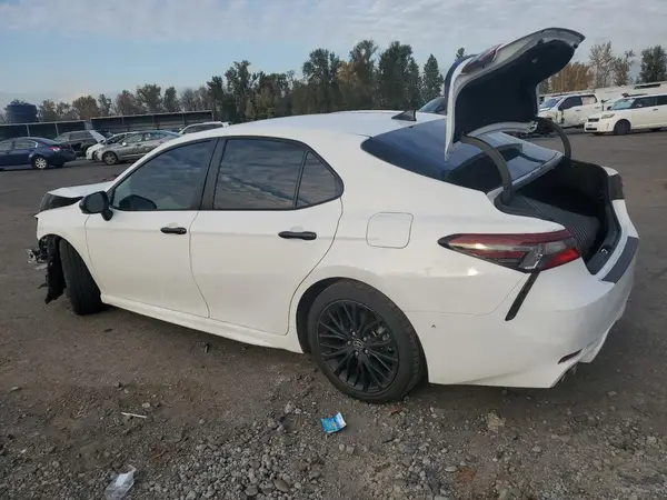 4T1T31AK8NU045158 2022 TOYOTA CAMRY - Image 2