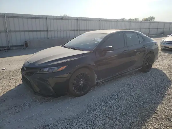 4T1T31AK9NU040213 2022 TOYOTA CAMRY - Image 1