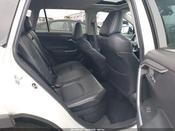 4T3B6RFV0NU103453 2022 TOYOTA RAV 4 - Image 8