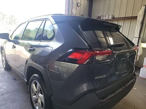 4T3B6RFV1MU032438 2021 TOYOTA RAV 4 - Image 2