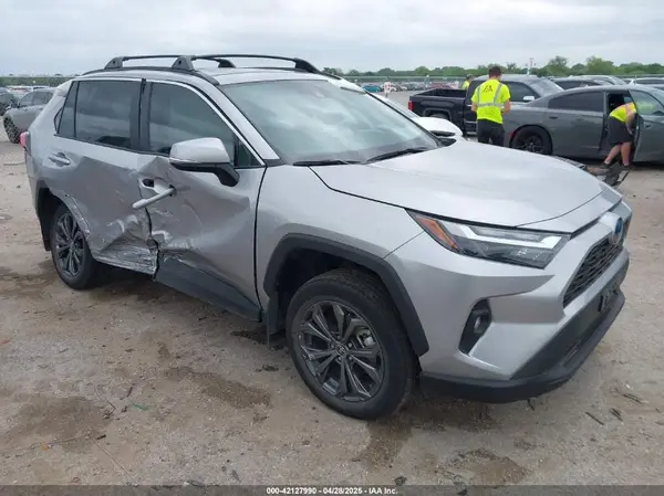 4T3B6RFV2PU138031 2023 TOYOTA RAV 4 - Image 1