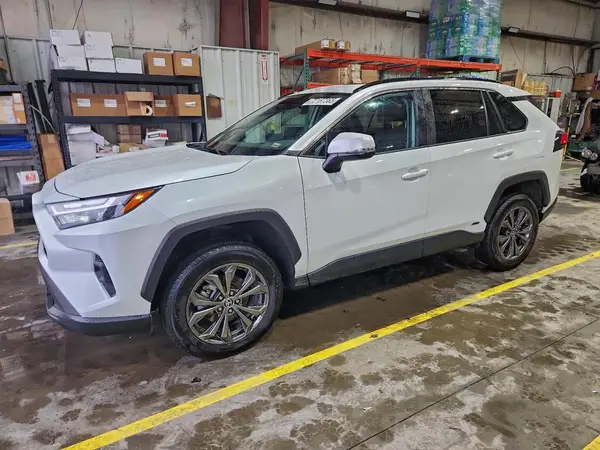 4T3B6RFV2RU152904 2024 TOYOTA RAV 4 - Image 1