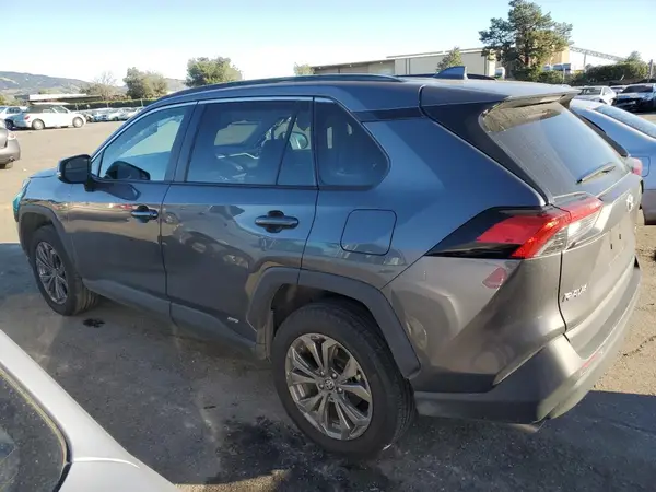 4T3B6RFV4NU084227 2022 TOYOTA RAV 4 - Image 2