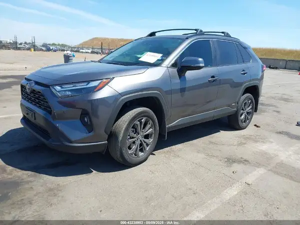 4T3B6RFV5RU147793 2024 TOYOTA RAV 4 - Image 2
