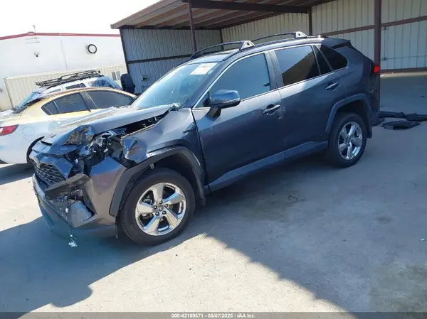 4T3B6RFV8MU038883 2021 TOYOTA RAV 4 - Image 2