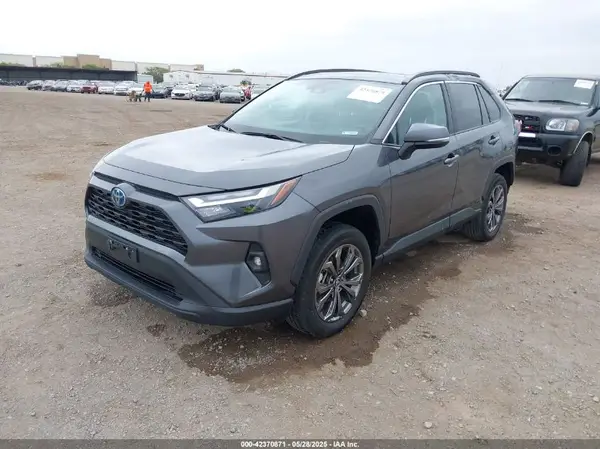 4T3B6RFV8NU081069 2022 TOYOTA RAV 4 - Image 2