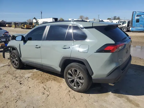 4T3B6RFV8NU102695 2022 TOYOTA RAV 4 - Image 2