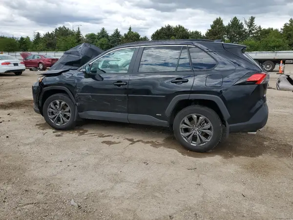 4T3B6RFV8RU162398 2024 TOYOTA RAV 4 - Image 2