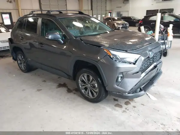 4T3B6RFV9NU071568 2022 TOYOTA RAV 4 - Image 1