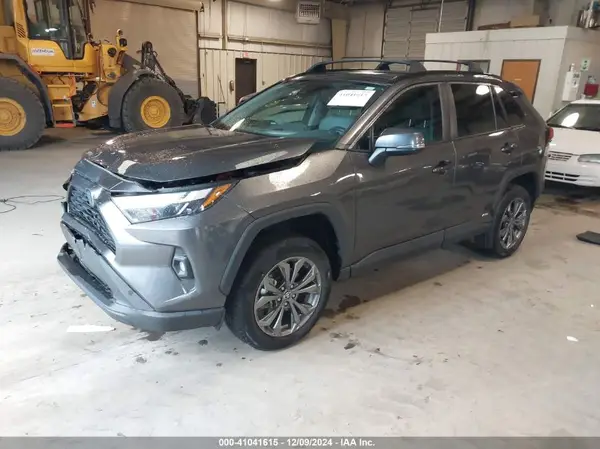 4T3B6RFV9NU071568 2022 TOYOTA RAV 4 - Image 2