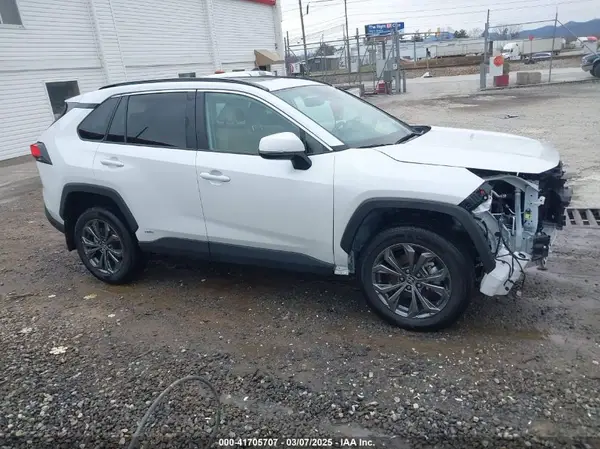 4T3B6RFV9RU155525 2024 TOYOTA RAV 4 - Image 1