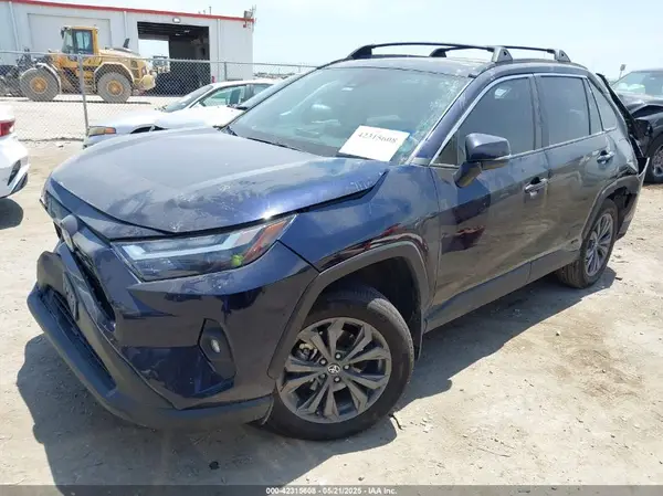 4T3B6RFV9RU169117 2024 TOYOTA RAV 4 - Image 2