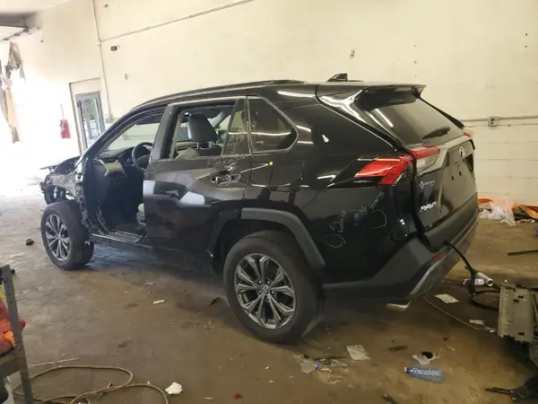4T3D6RFV0NU067420 2022 TOYOTA RAV 4 - Image 2