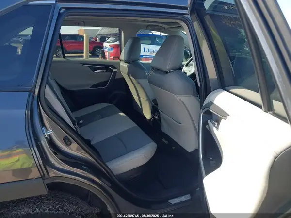 4T3D6RFV1PU107670 2023 TOYOTA RAV 4 - Image 8