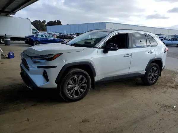 4T3D6RFV4RU141718 2024 TOYOTA RAV 4 - Image 1