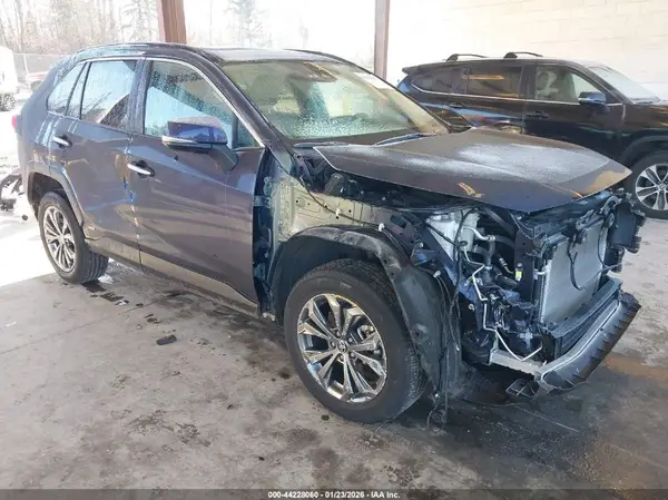 4T3D6RFV6NU069236 2022 TOYOTA RAV 4 - Image 1