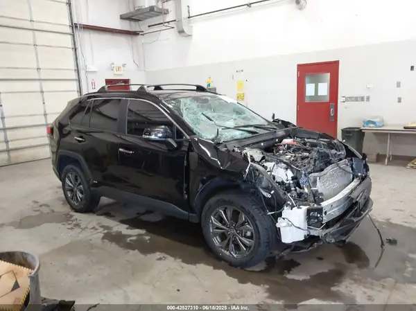 4T3D6RFV6NU073092 2022 TOYOTA RAV 4 - Image 1