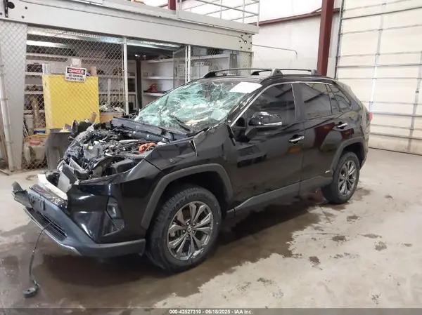 4T3D6RFV6NU073092 2022 TOYOTA RAV 4 - Image 2