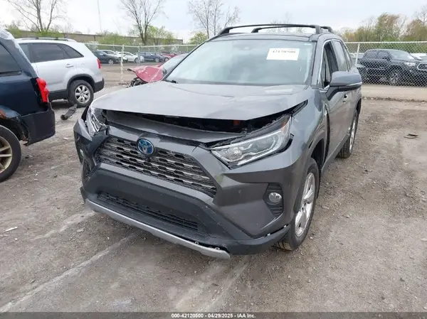 4T3D6RFVXMU028235 2021 TOYOTA RAV 4 - Image 2