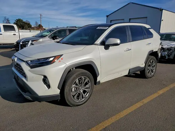 4T3D6RFVXNU069594 2022 TOYOTA RAV 4 - Image 1