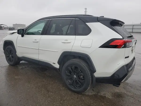 4T3E6RFV3NU068906 2022 TOYOTA RAV 4 - Image 2