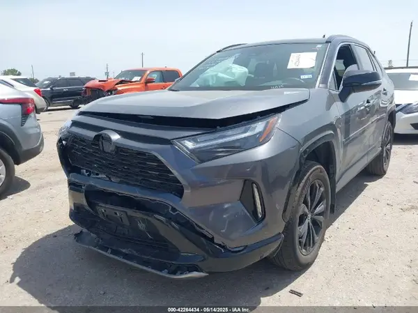 4T3E6RFV3RU174035 2024 TOYOTA RAV 4 - Image 2