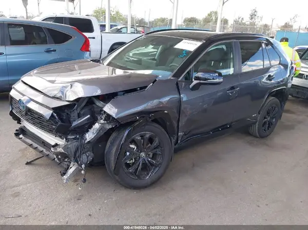 4T3E6RFV4RU148365 2024 TOYOTA RAV 4 - Image 2