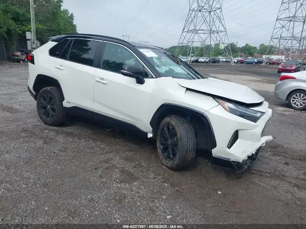 4T3E6RFV6NU084601 2022 TOYOTA RAV 4 - Image 1