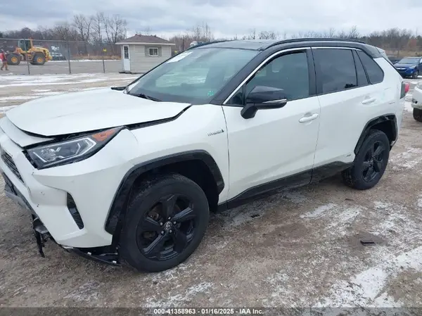 4T3E6RFVXMU032368 2021 TOYOTA RAV 4 - Image 2