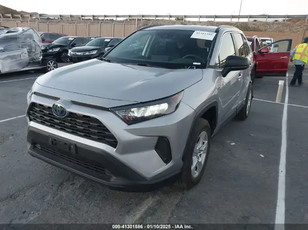 4T3L6RFV8LU001819 2020 TOYOTA RAV 4 - Image 2