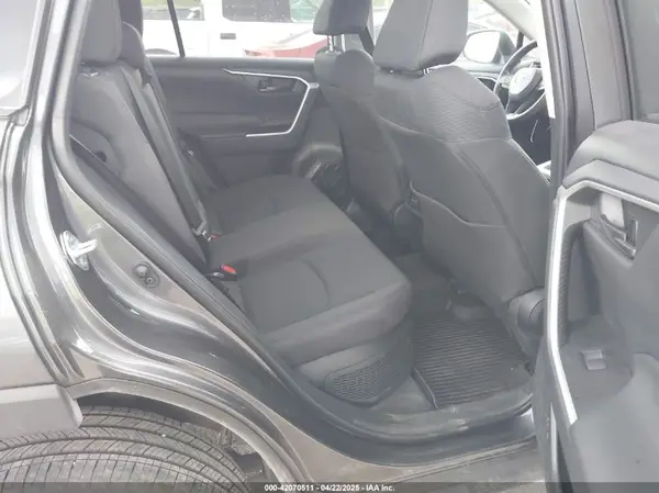 4T3MWRFV9RU156795 2024 TOYOTA RAV 4 - Image 8