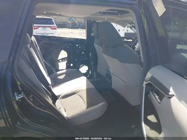 4T3R6RFV2MU018403 2021 TOYOTA RAV 4 - Image 8