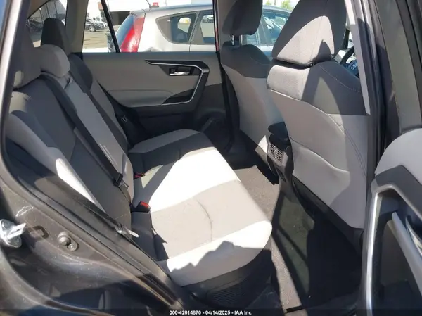 4T3R6RFV3MU018796 2021 TOYOTA RAV 4 - Image 8