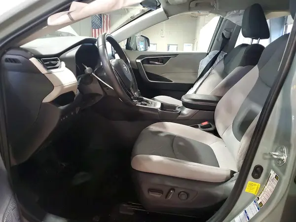 2021 TOYOTA RAV 4 auction photo 7