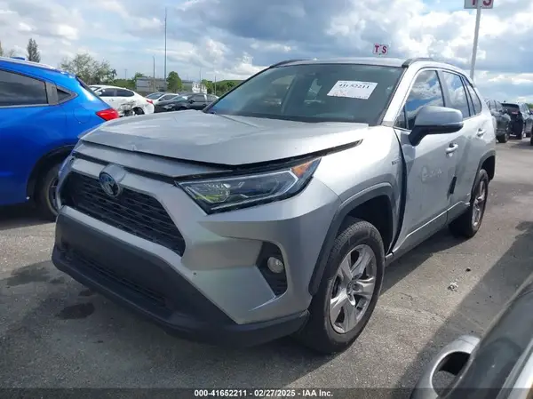 4T3R6RFVXLU001377 2020 TOYOTA RAV 4 - Image 2