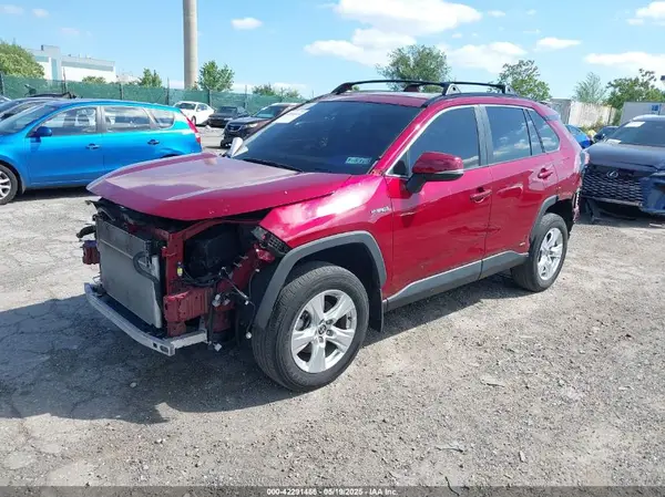 4T3RWRFV0MU038715 2021 TOYOTA RAV 4 - Image 2