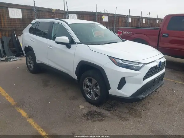 4T3RWRFV0RU125182 2024 TOYOTA RAV 4 - Image 1