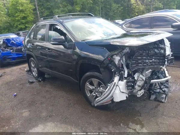 4T3RWRFV0RU136070 2024 TOYOTA RAV 4 - Image 1