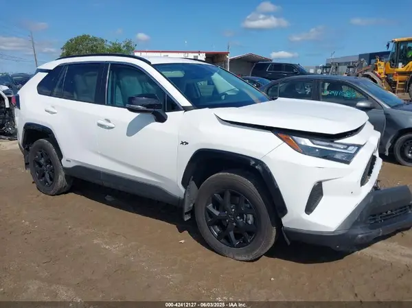 4T3RWRFV0RU153645 2024 TOYOTA RAV 4 - Image 1