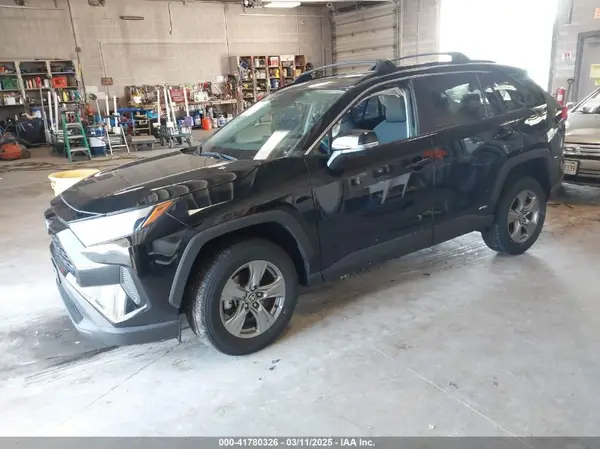 4T3RWRFV1PU097745 2023 TOYOTA RAV 4 - Image 2