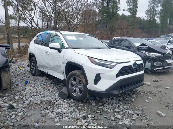 4T3RWRFV1RU121853 2024 TOYOTA RAV 4 - Image 1