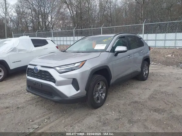 4T3RWRFV1RU134165 2024 TOYOTA RAV 4 - Image 2