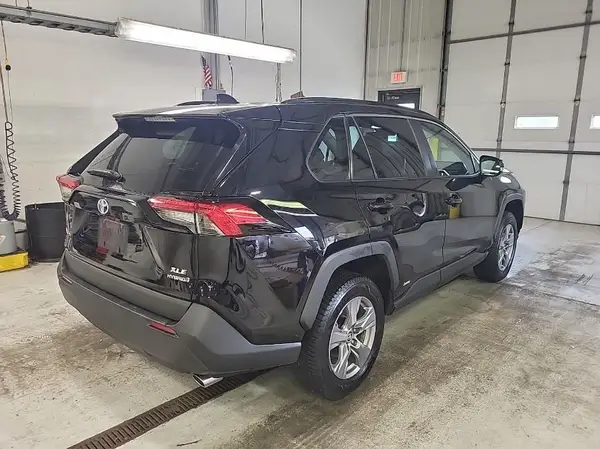 4T3RWRFV1RU145375 2024 TOYOTA RAV 4 - Image 2